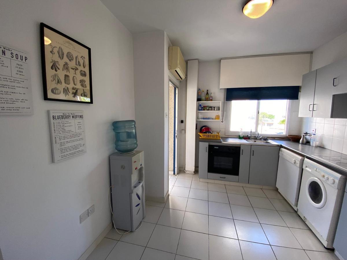 Private Room In A Shared Flat At Best Location Limassol Kültér fotó