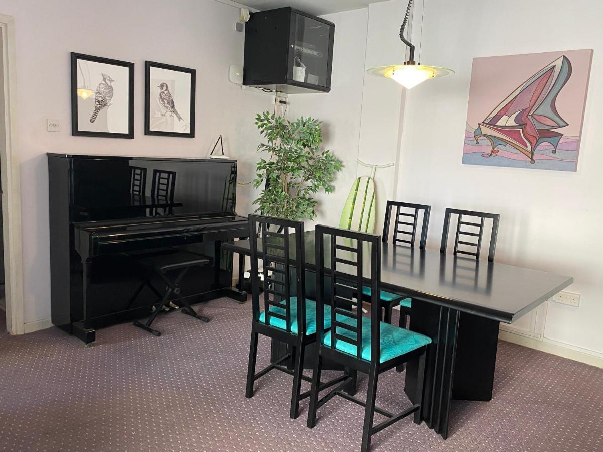 Private Room In A Shared Flat At Best Location Limassol Kültér fotó