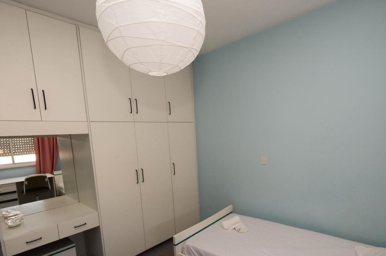 Private Room In A Shared Flat At Best Location Limassol Kültér fotó