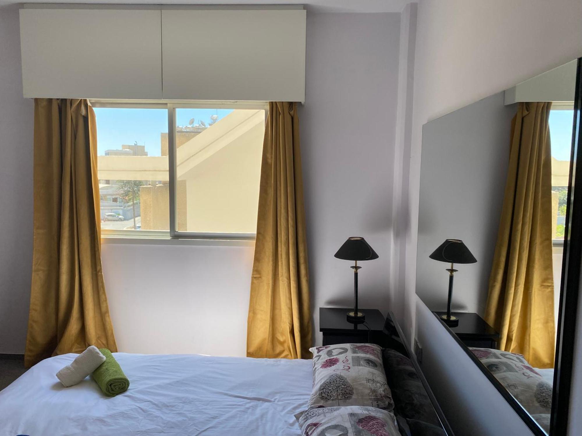 Private Room In A Shared Flat At Best Location Limassol Kültér fotó