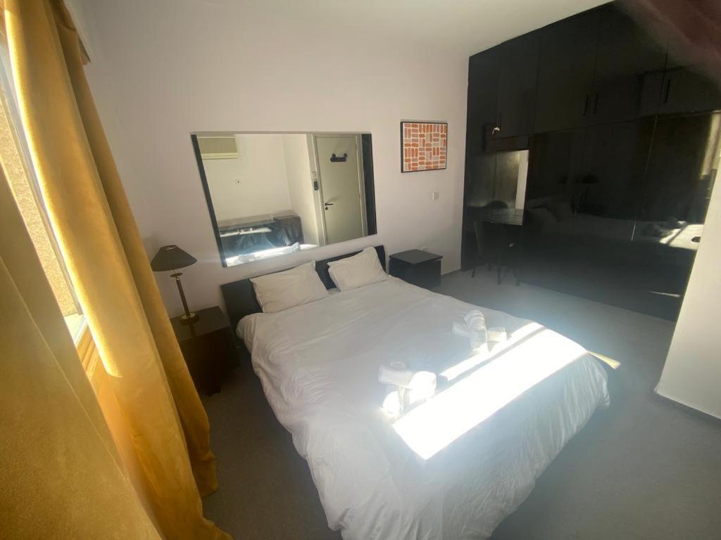 Private Room In A Shared Flat At Best Location Limassol Kültér fotó