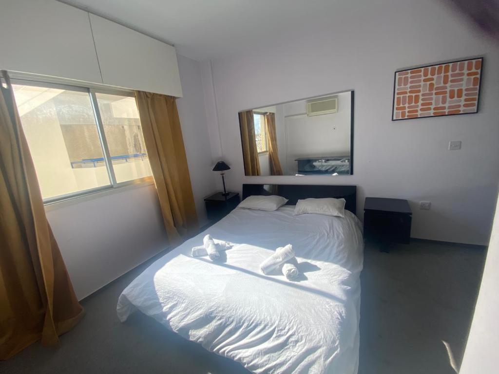 Private Room In A Shared Flat At Best Location Limassol Kültér fotó